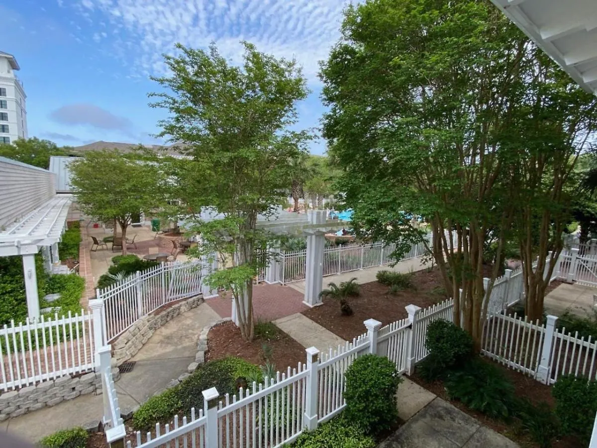 Baytown Wharf Condo Patio Community Pool Hot Tub Destin Holiday home