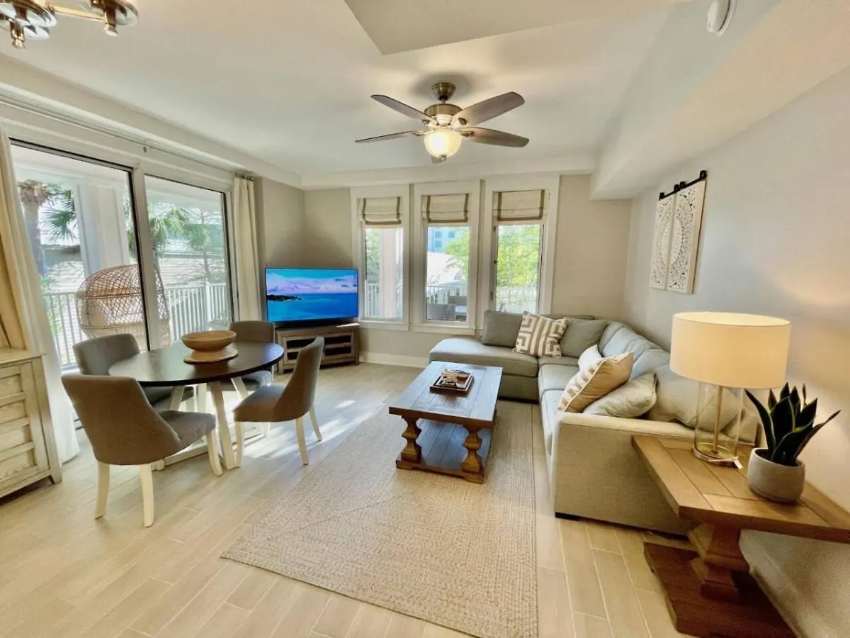 Holiday home Baytown Wharf Condo Patio Community Pool Hot Tub Destin